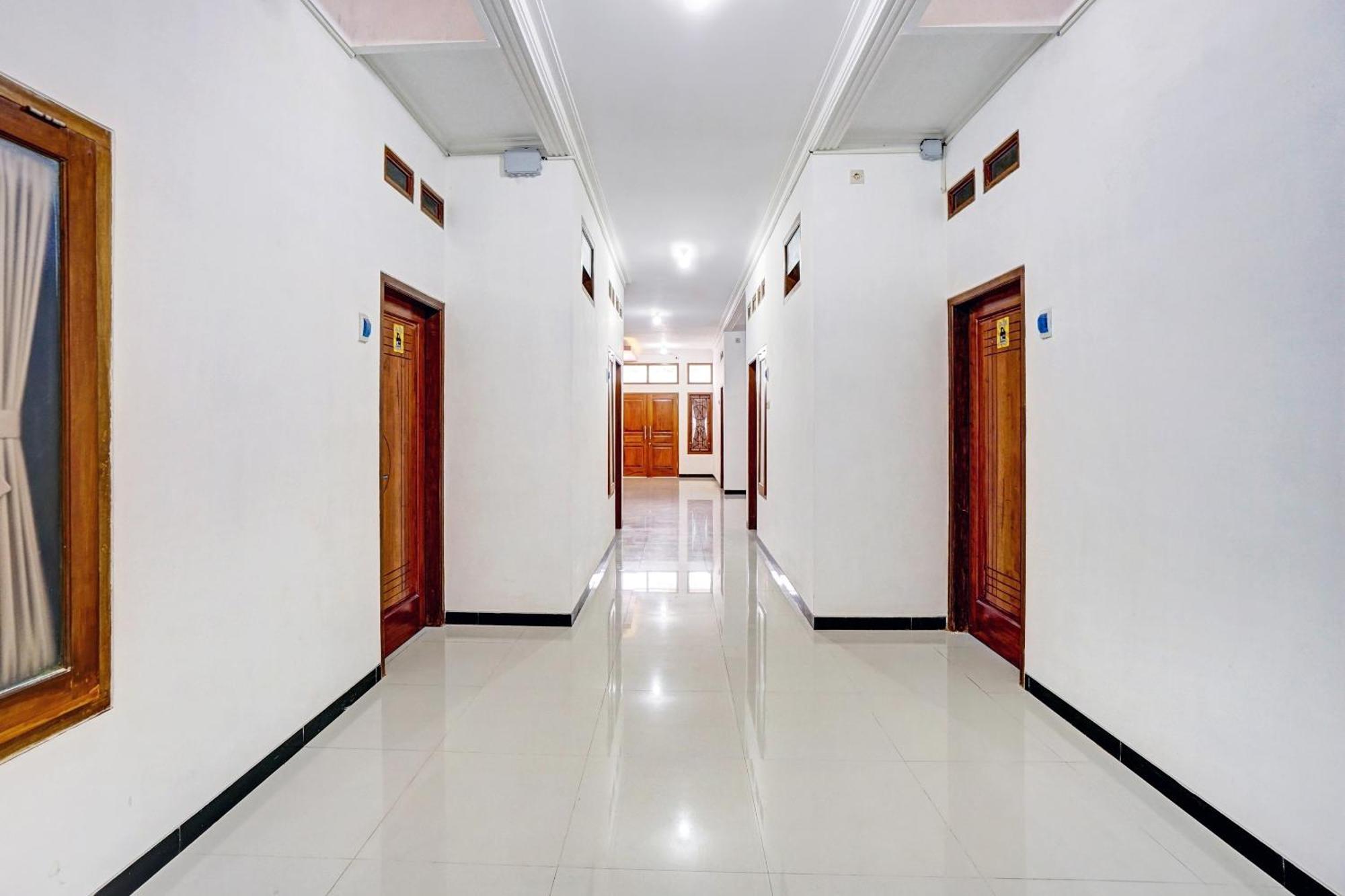 Avisha Guest House Syariah Μαλάνγκ Εξωτερικό φωτογραφία